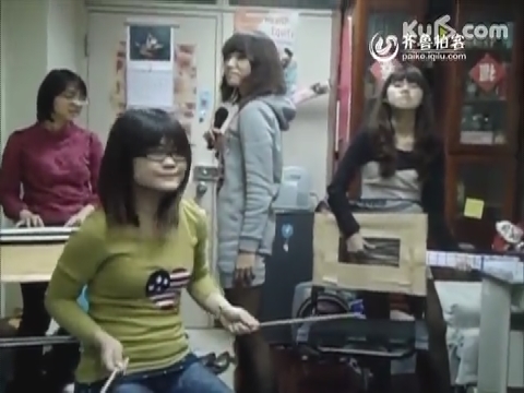 <em>寂寞</em>难耐<em>的女</em>研究生自娱自乐发飙狂歌减压_齐